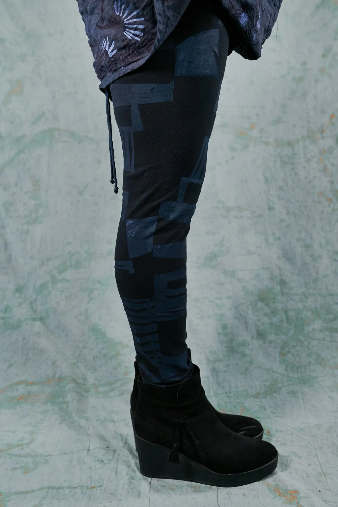 3136 Lightweight Legging-Black-Postmodern Stencil