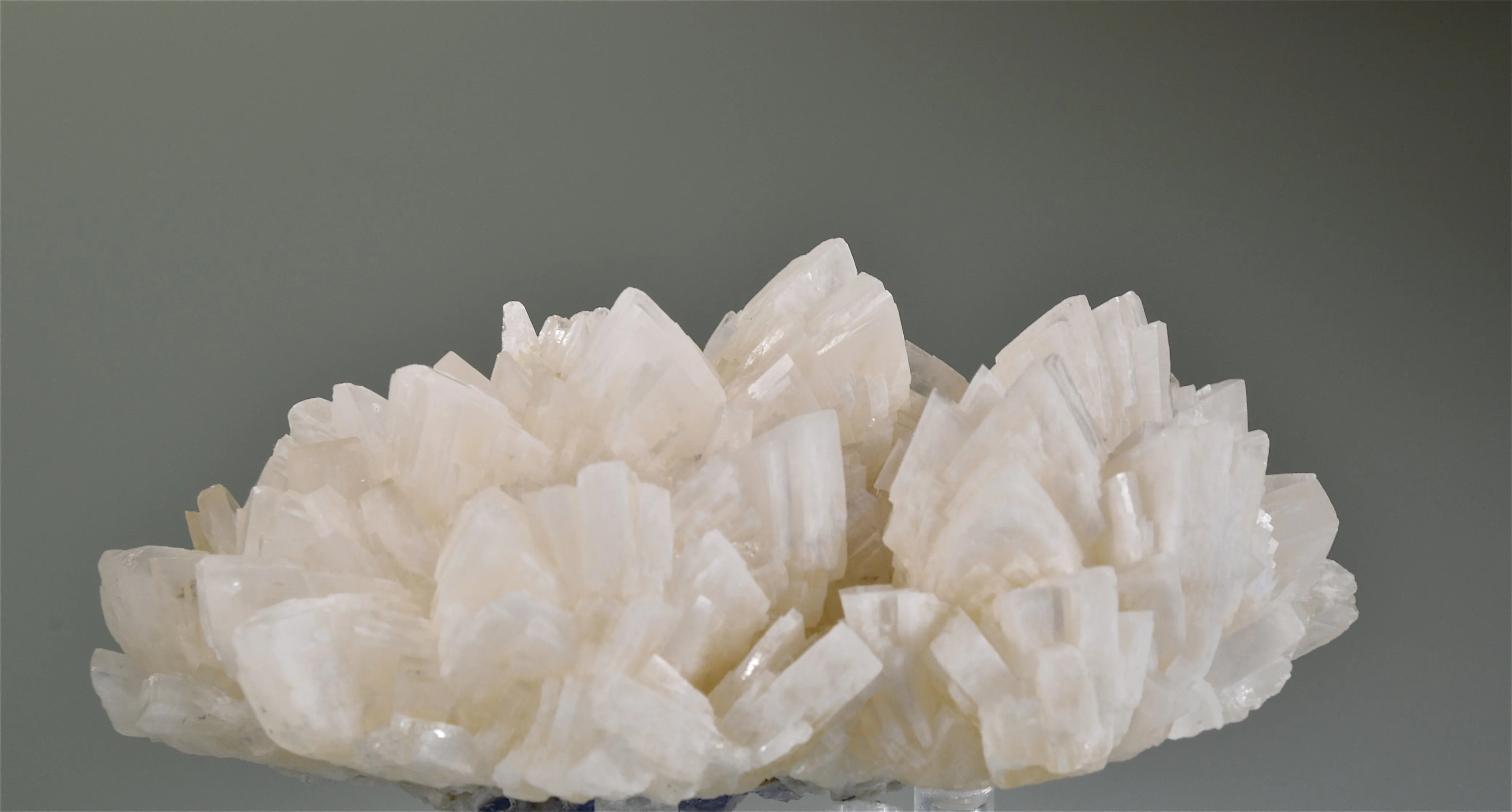 Barite, Bethel Level, West Green Mine, Ozark-Mahoning Company, Cave-in-Rock District, Southern Illinois, Mined c. 1960's, Ross C. Lillie Collection #RCL2712, Medium Cabinet 5.0 x 8.0 x 11.5 cm, $350.  Online 8/17.