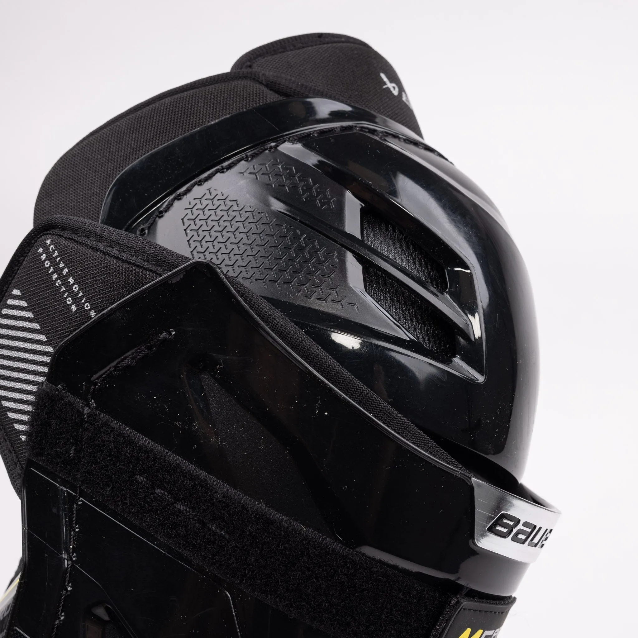 Bauer Supreme M5 Pro Intermediate Hockey Shin Guards