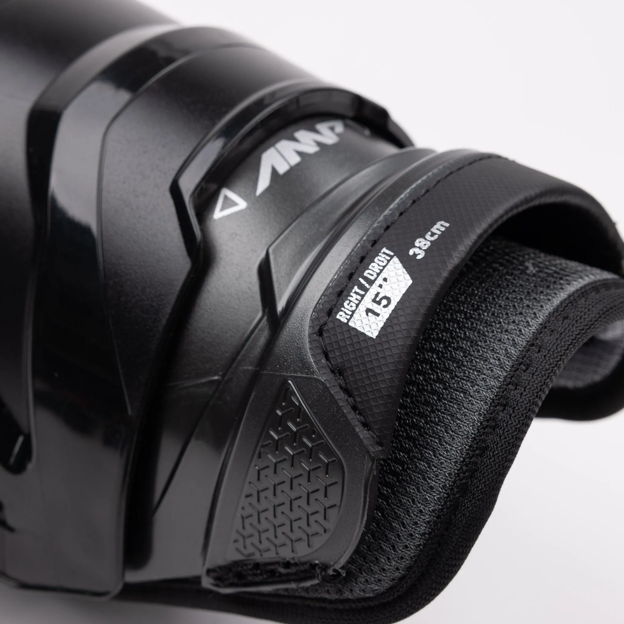 Bauer Supreme M5 Pro Intermediate Hockey Shin Guards