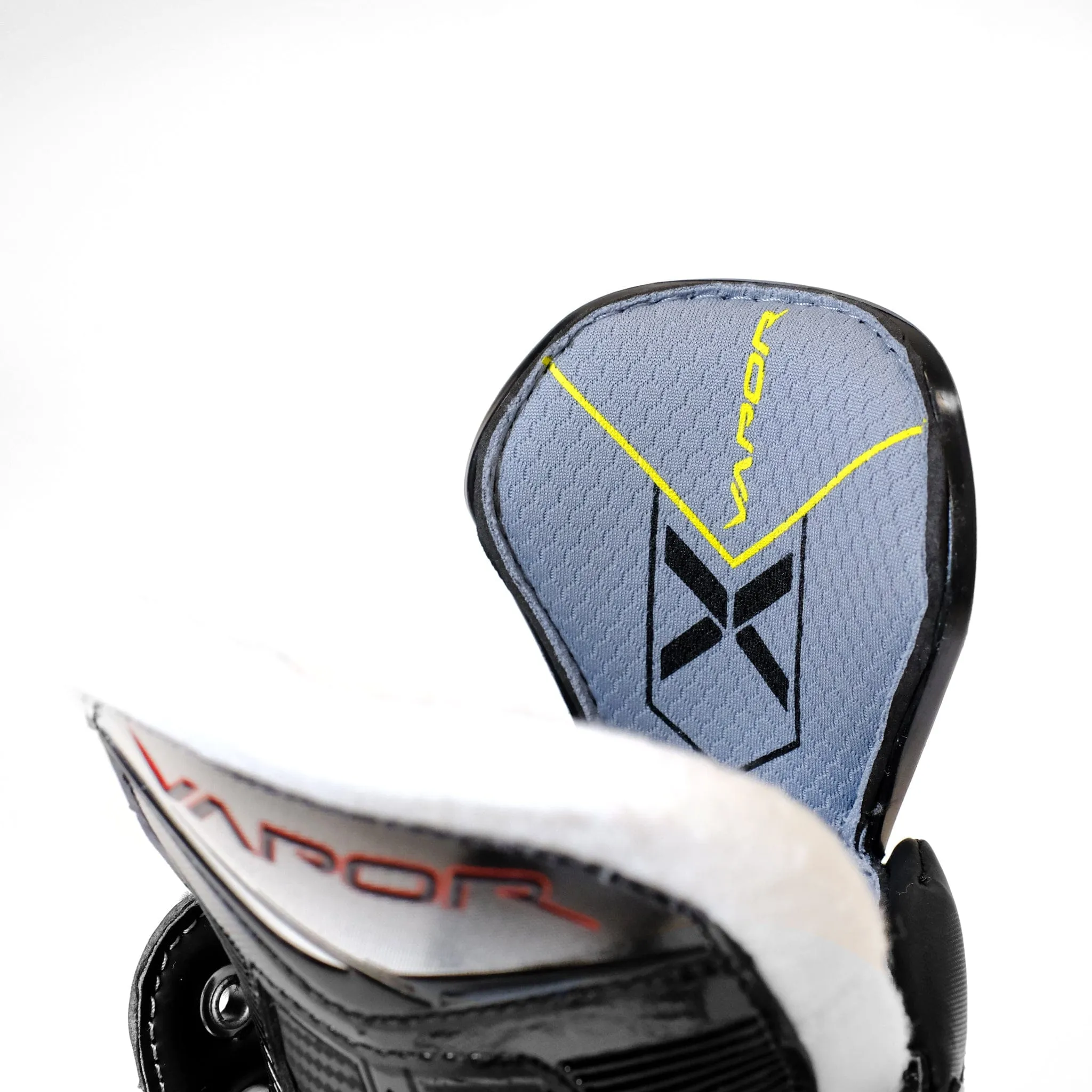 Bauer Vapor X Shift Pro Junior Hockey Skates - 2023