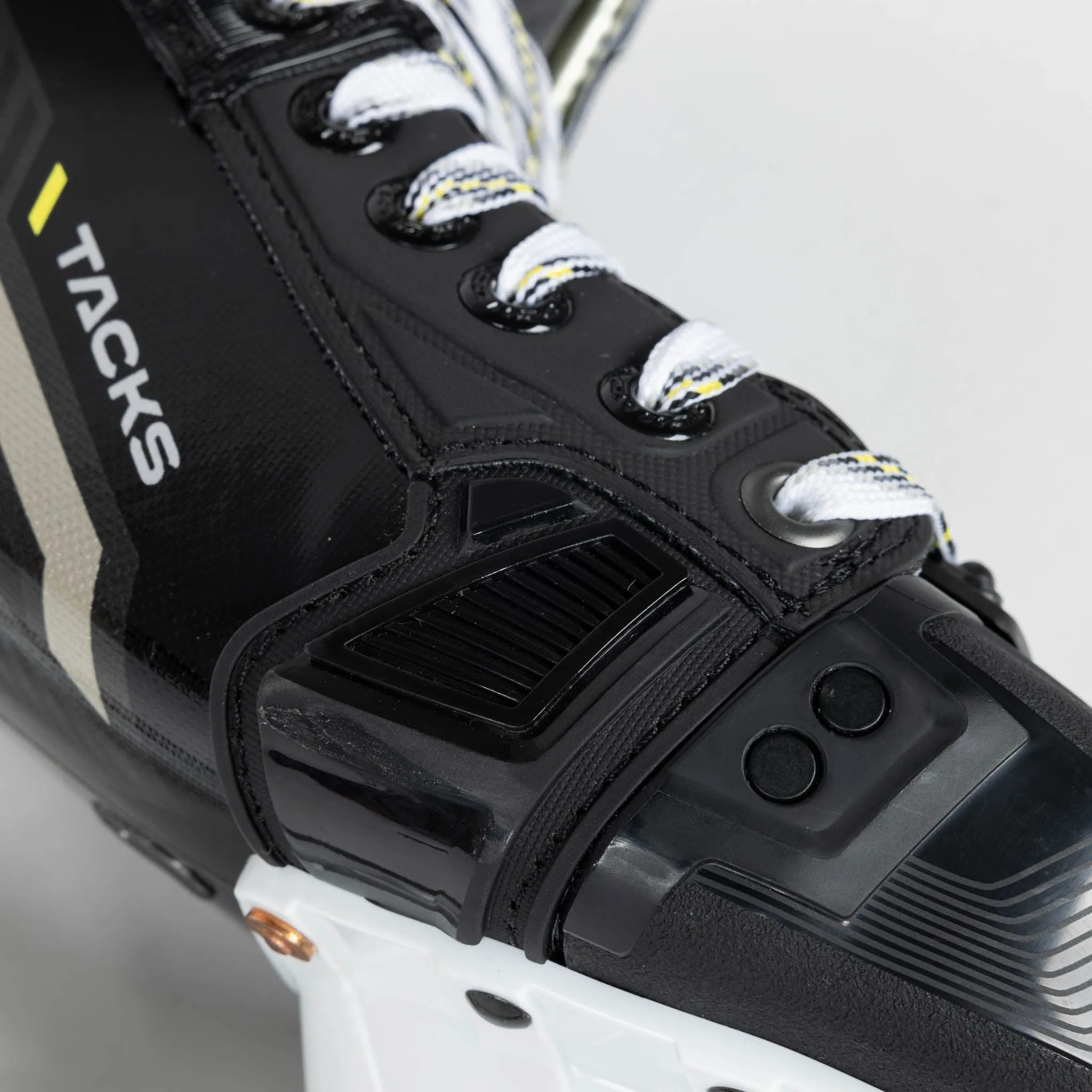 CCM Tacks AS-V Senior Hockey Skates