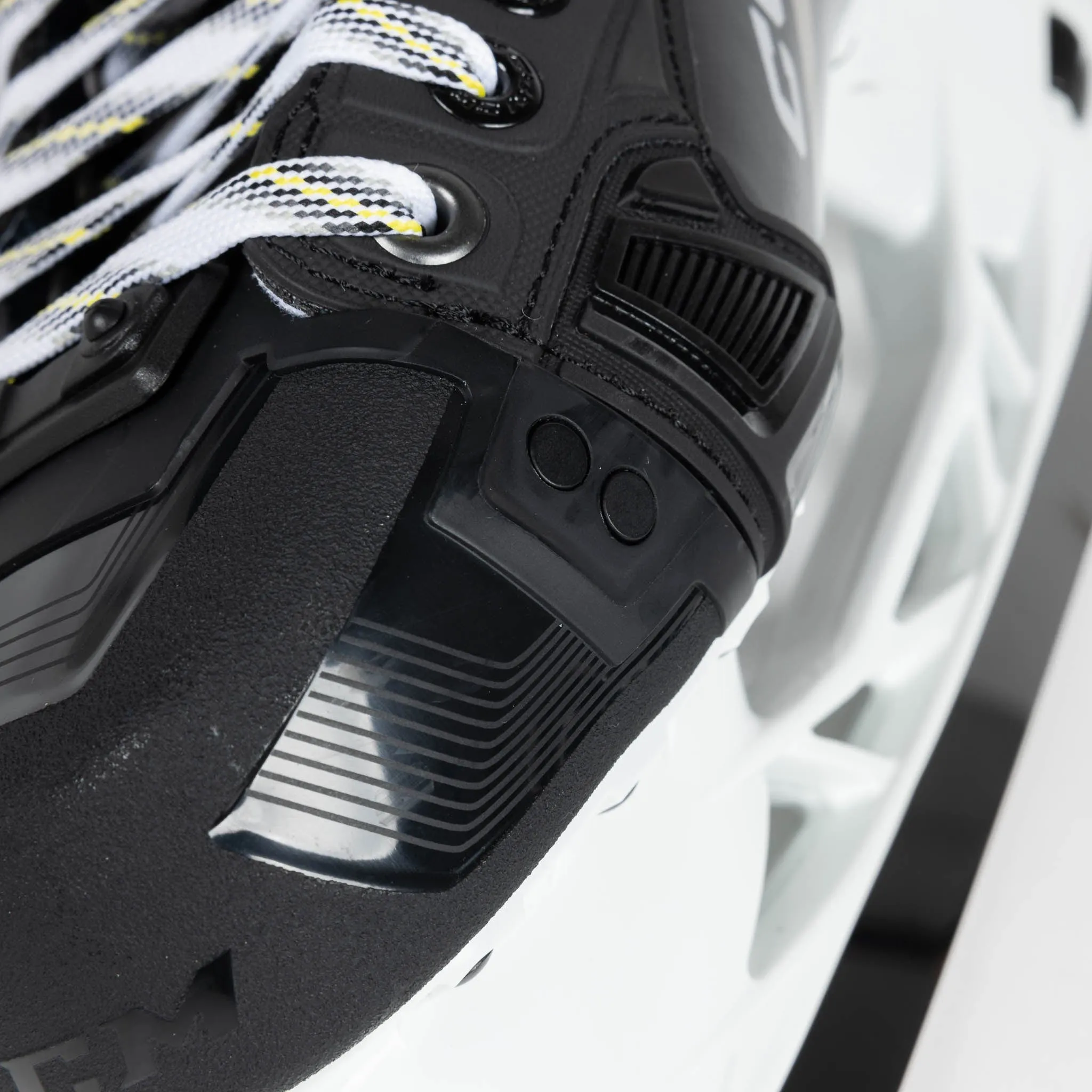 CCM Tacks AS-V Senior Hockey Skates