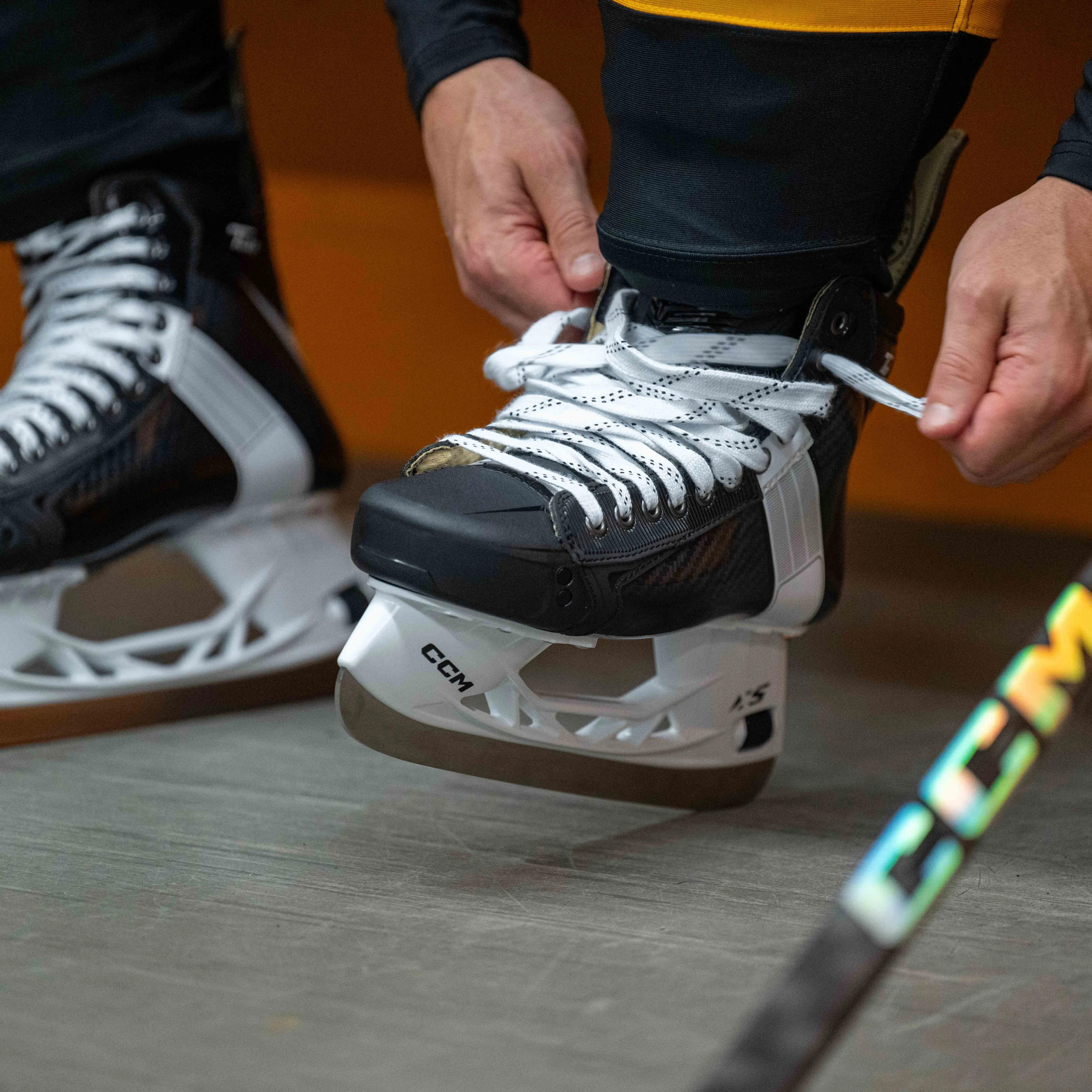 CCM Tacks Retro 652 Pro Intermediate Hockey Skates