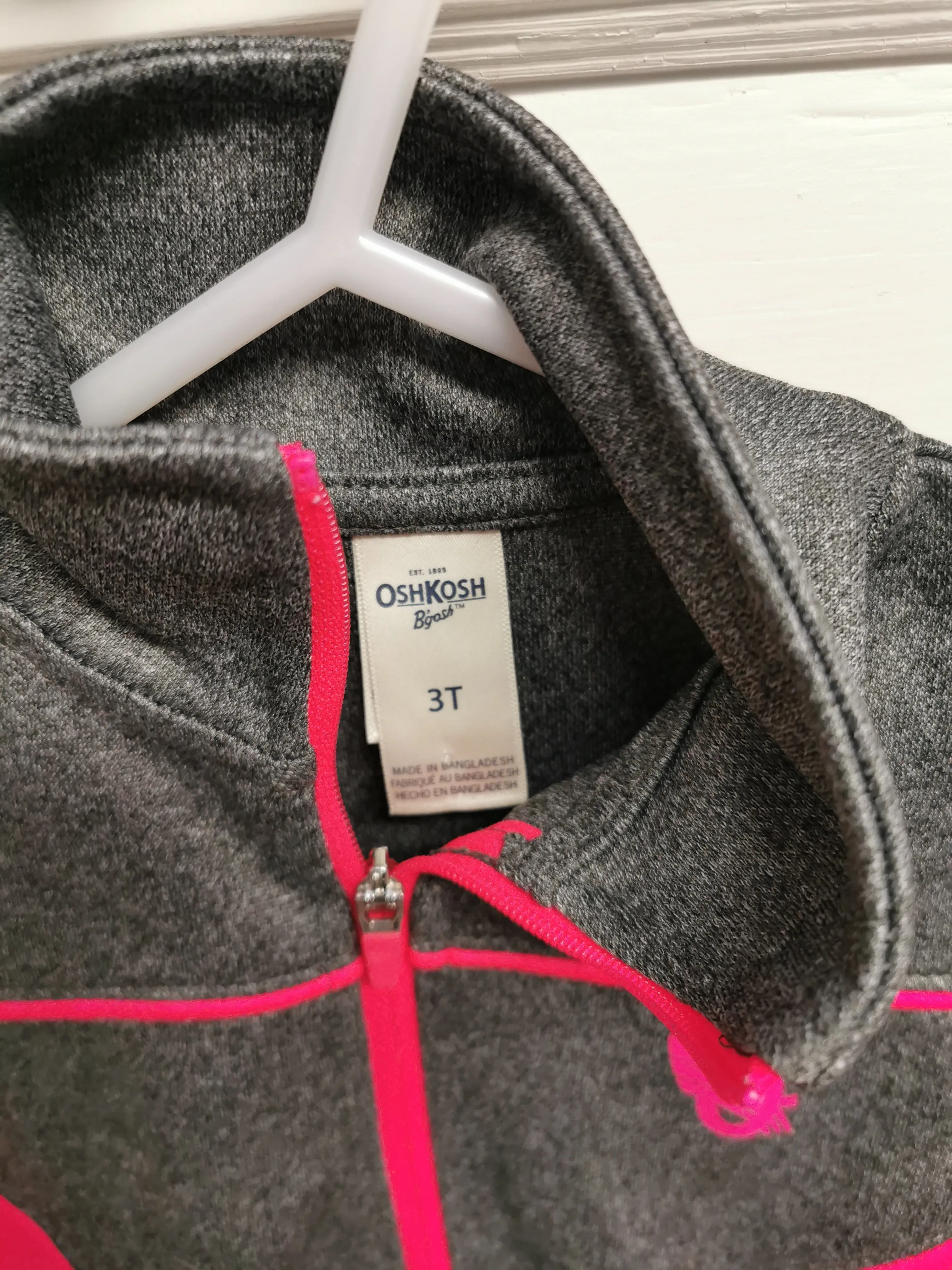 GIRL SIZE 3 YEARS - OSHKOSH, Fitted Athletic Zippered Jacket EUC B28