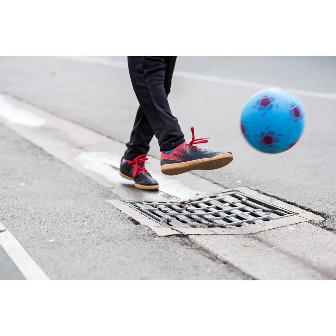 Kids' Futsal Trainers 100