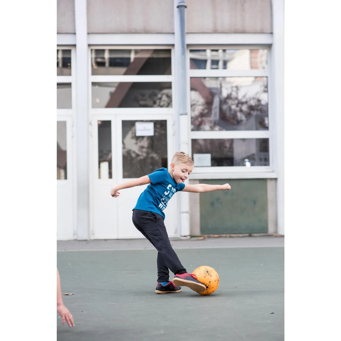 Kids' Futsal Trainers 100