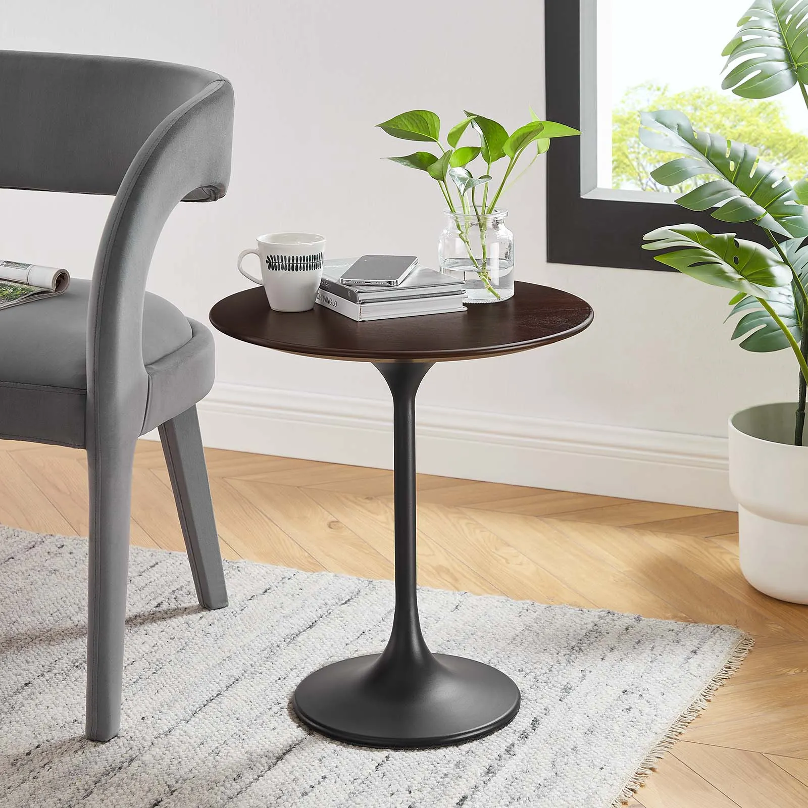 LIPPA ROUND SIDE TABLE