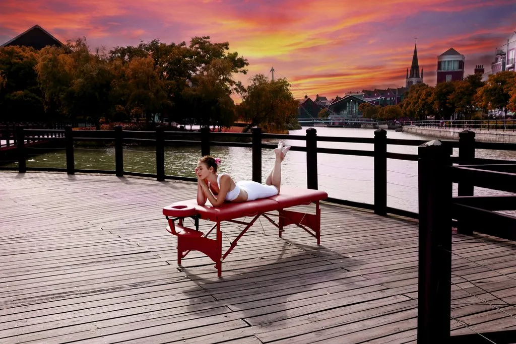 Master Massage 28" FAIRLANE™ Portable Massage Table Package with Therma-Top®