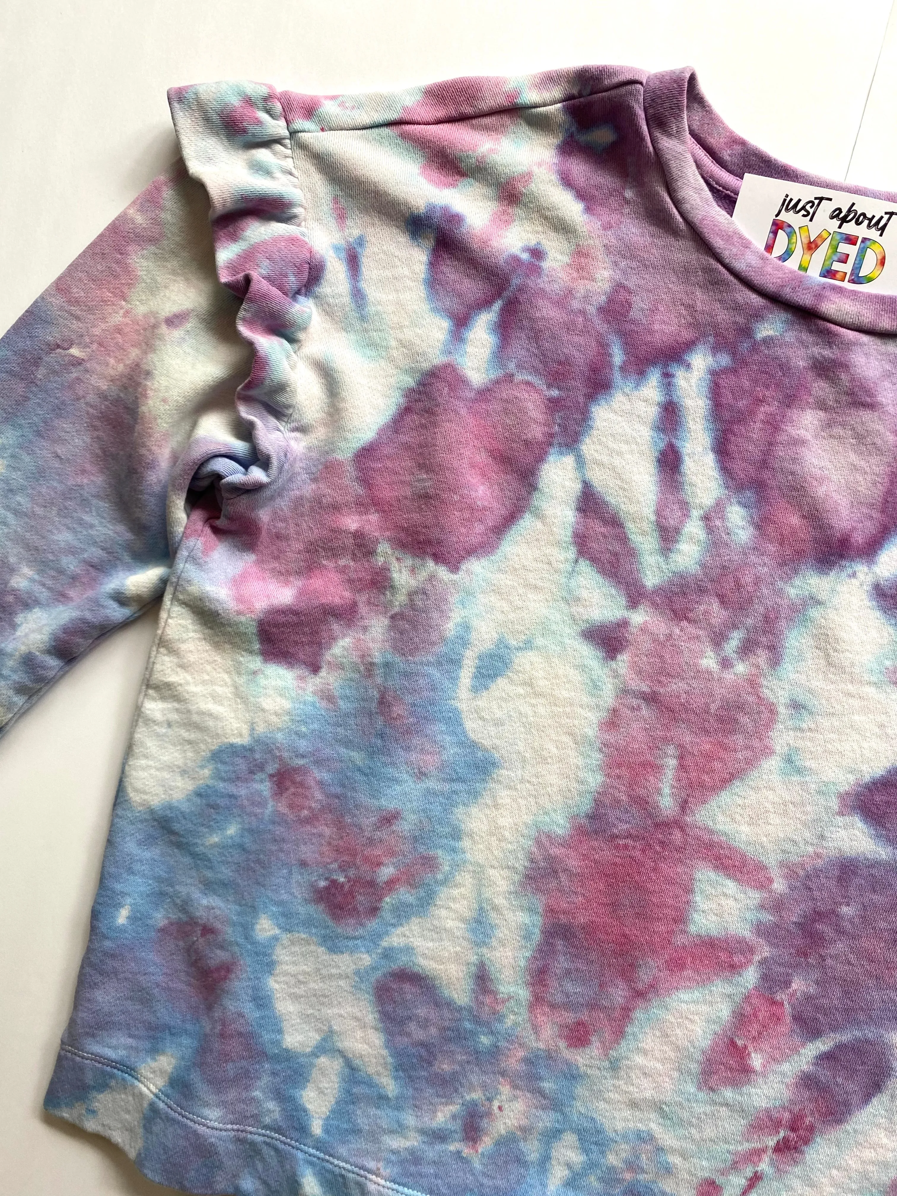 MEDIUM Lightweight Ruffle Sleeve Tee