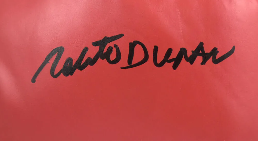 Roberto Duran Autographed Red Everlast Boxing Glove *Right - Beckett W Hologram