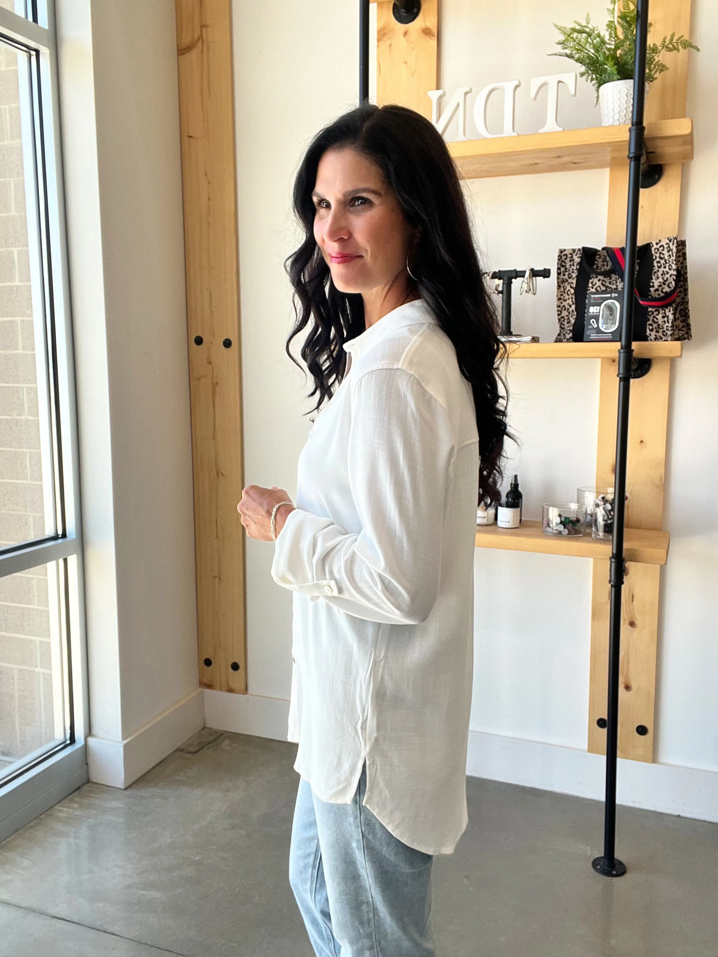 Spring Shell Button Down in White