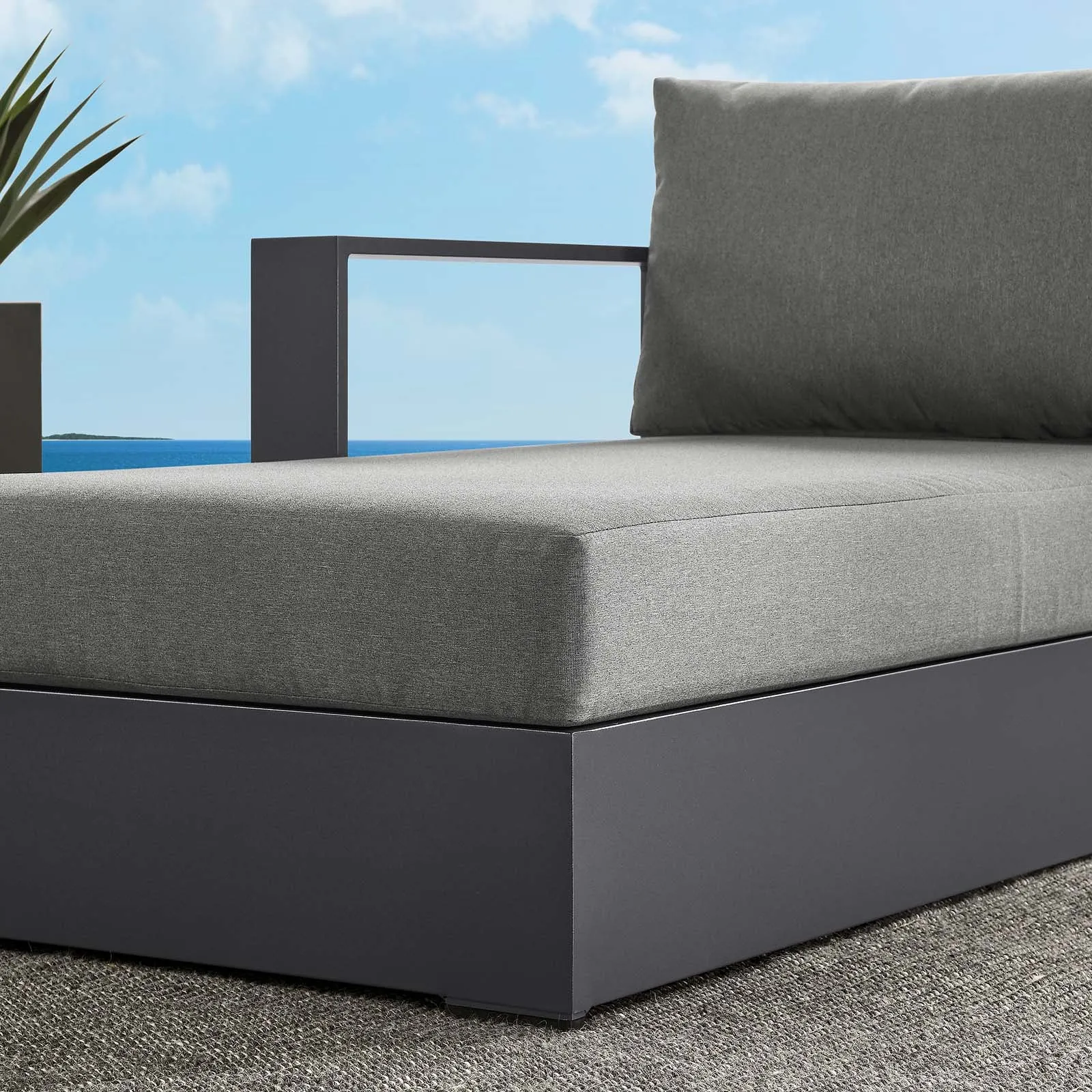 TAHOE OUTDOOR ASH COLLECTION