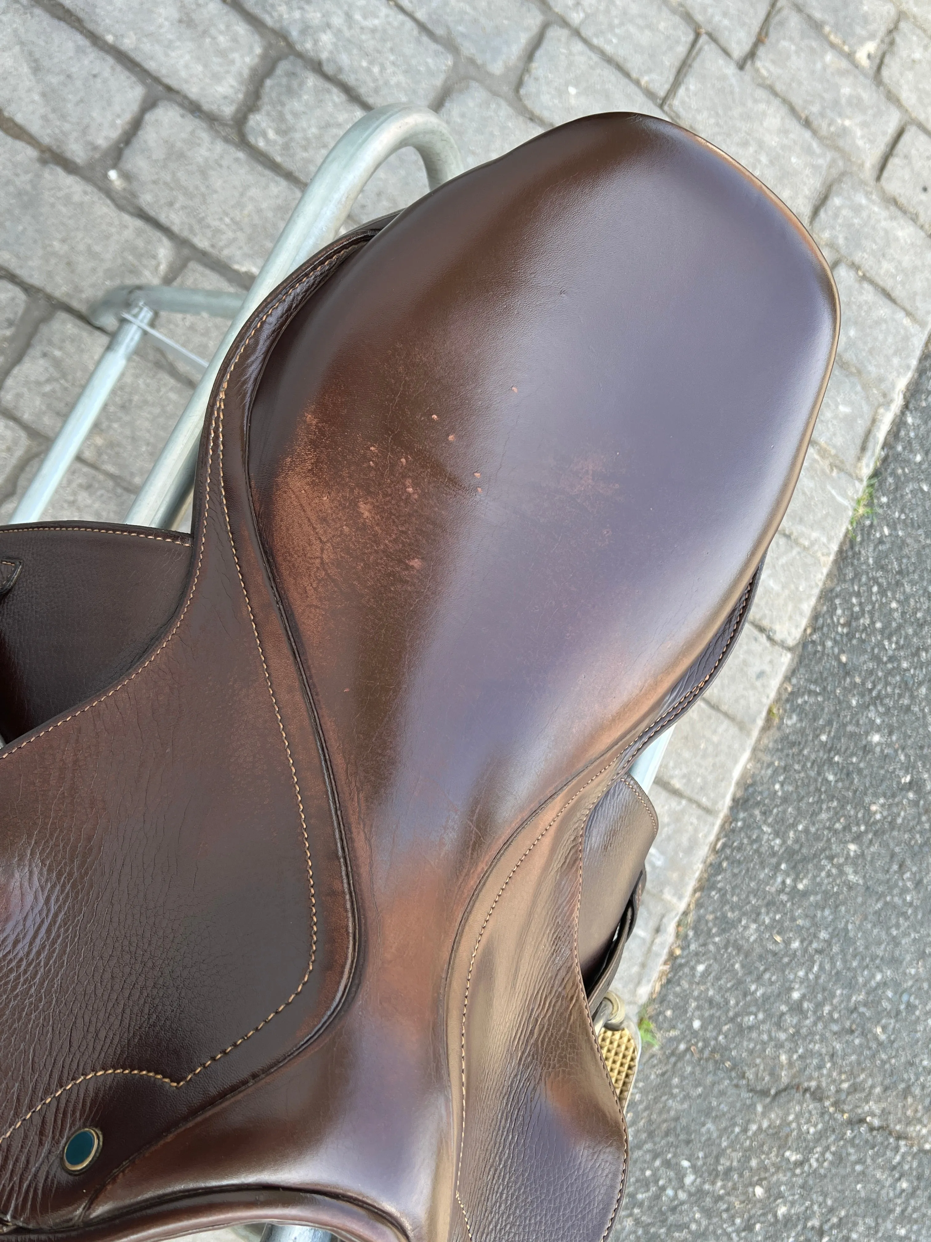 Used Stubben Portos Deluxe 17.5” English Jumping Saddle