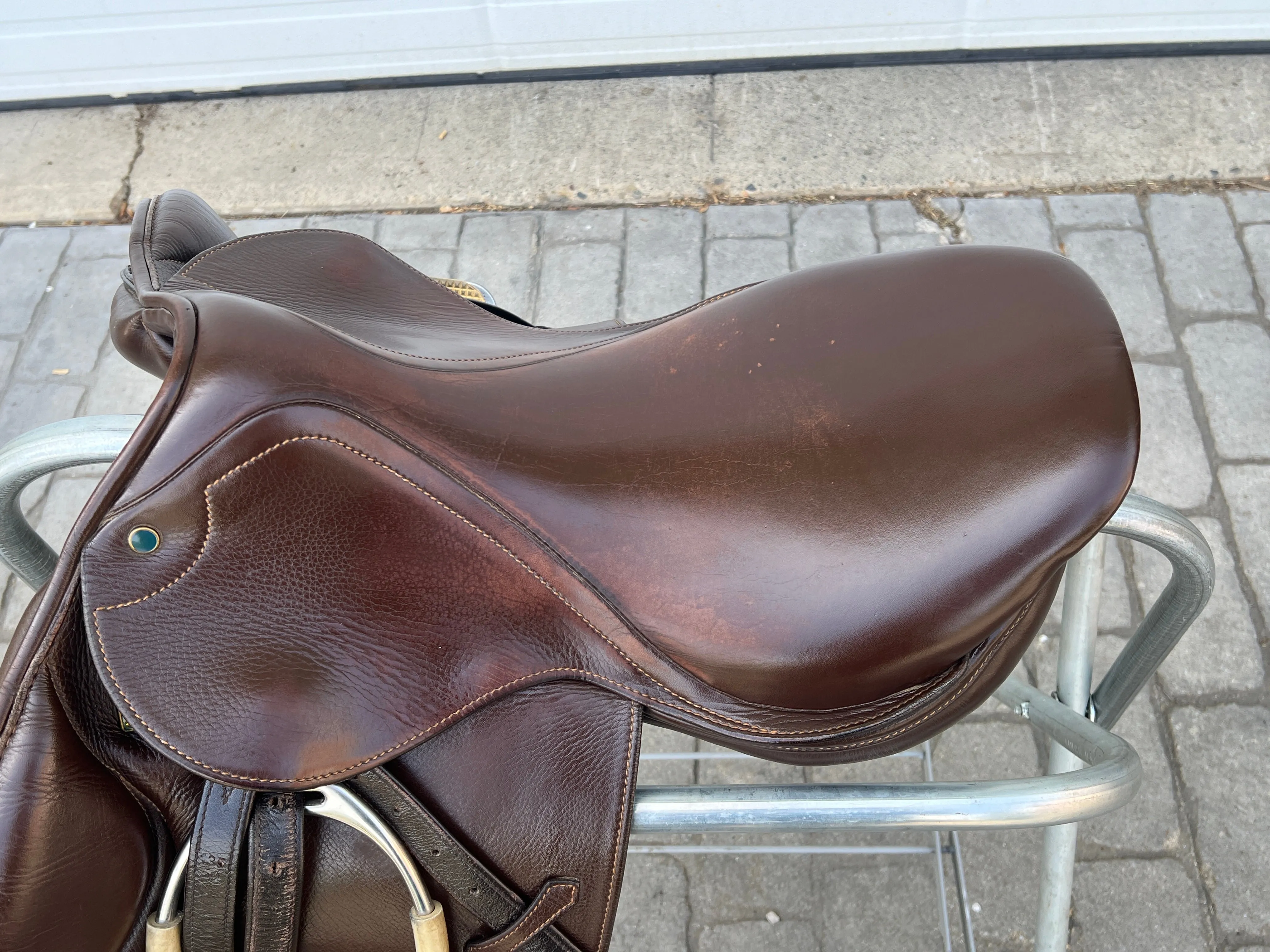 Used Stubben Portos Deluxe 17.5” English Jumping Saddle