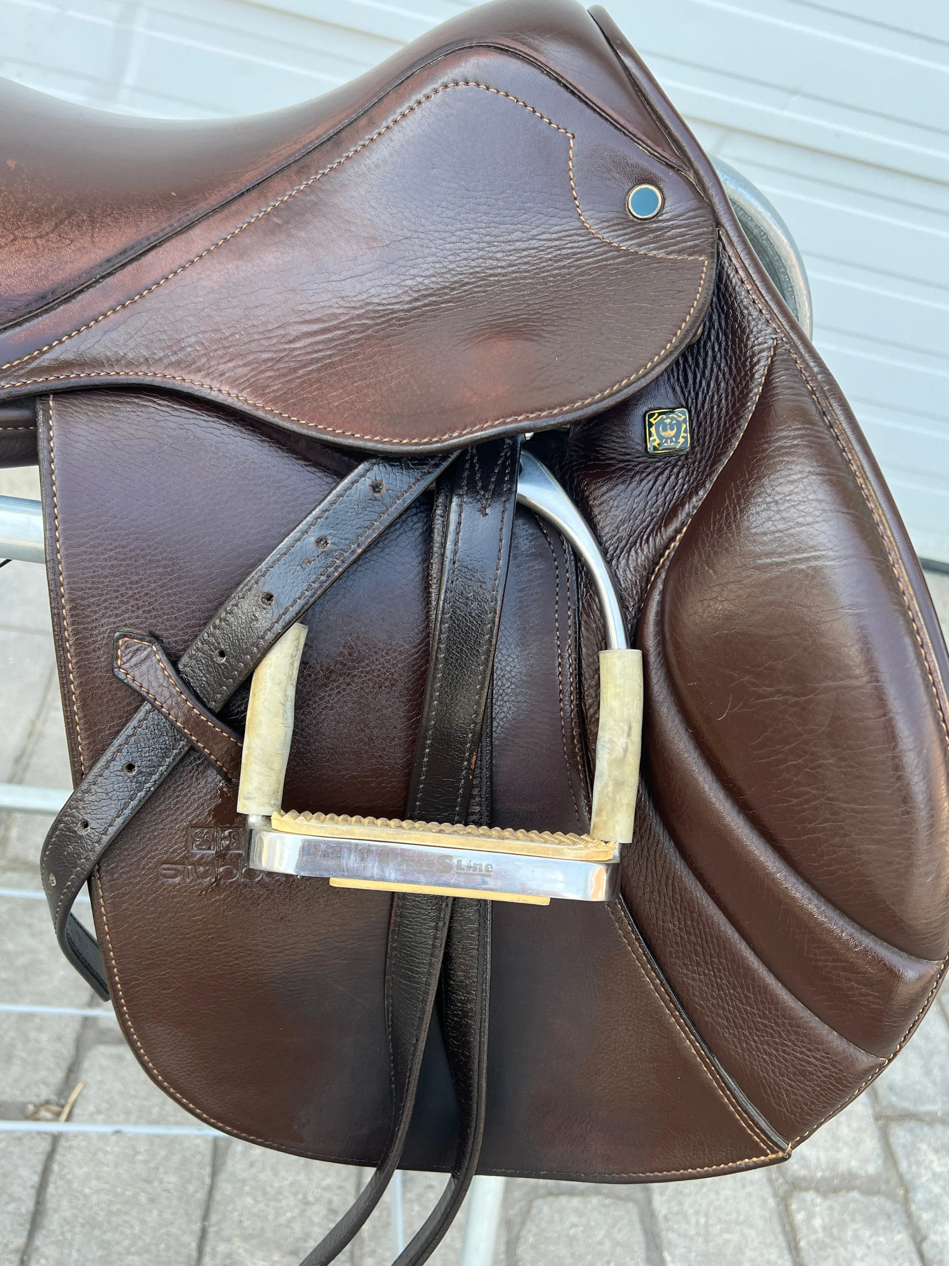 Used Stubben Portos Deluxe 17.5” English Jumping Saddle