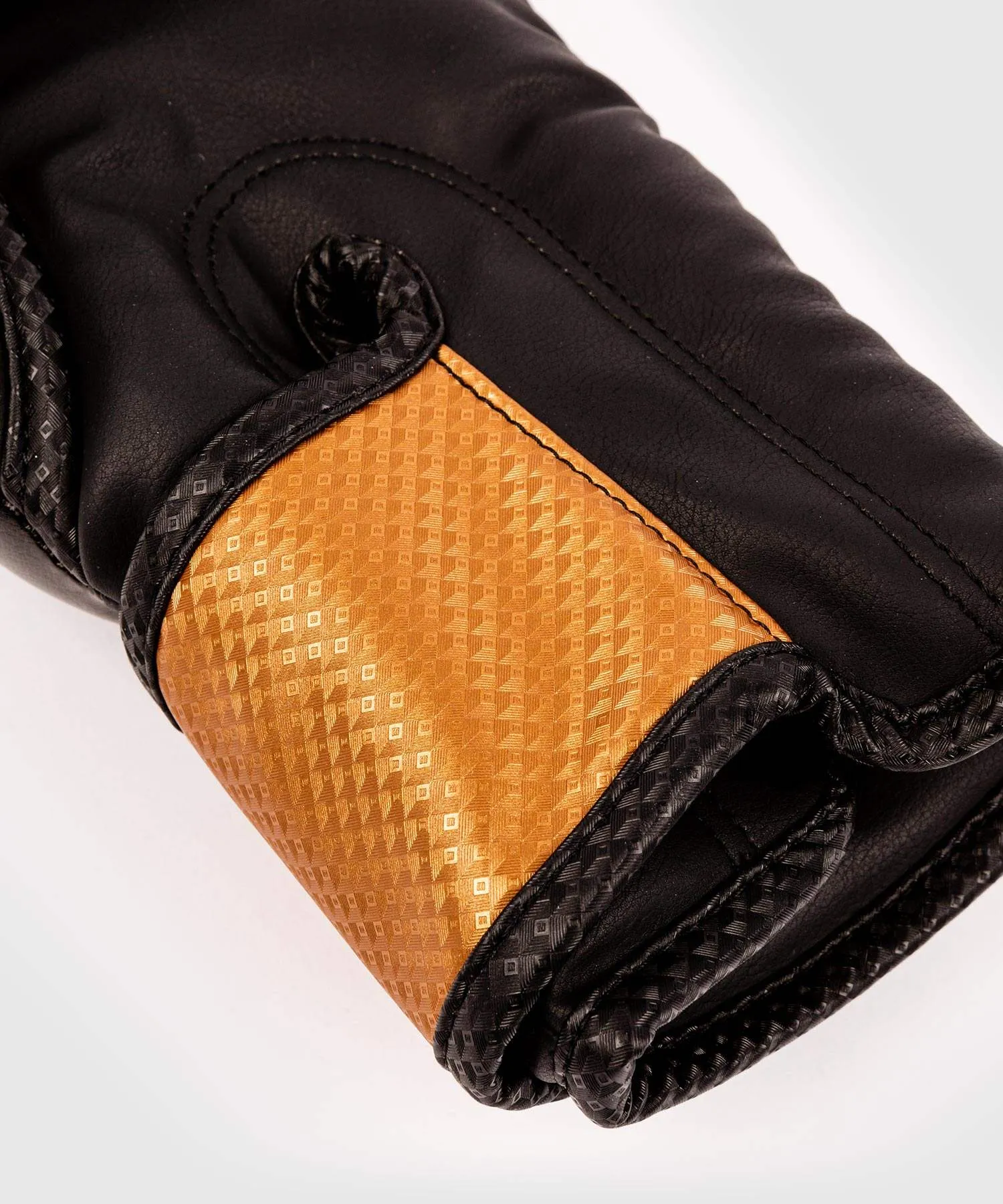 VENUM® IMPACT BOXING GLOVES